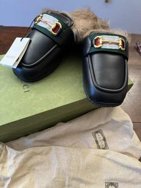 Gucci, sabot slip-on pantofole in pelle nera Misua 44,5  IT o 10 UK - immagine 2